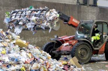 Comment ça marche? : Visite du centre de tri des déchets , à Ploufragan