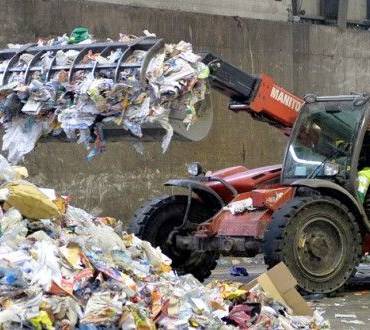 Comment ça marche? : Visite du centre de tri des déchets , à Ploufragan